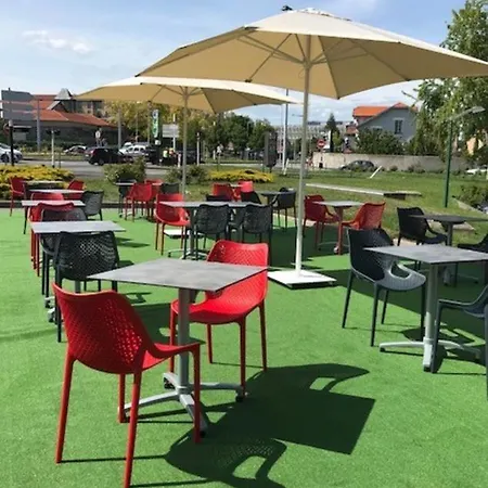 イビス バジェット クレルモンフェラン サントル モンフェラン ホテル クレルモン・フェラン